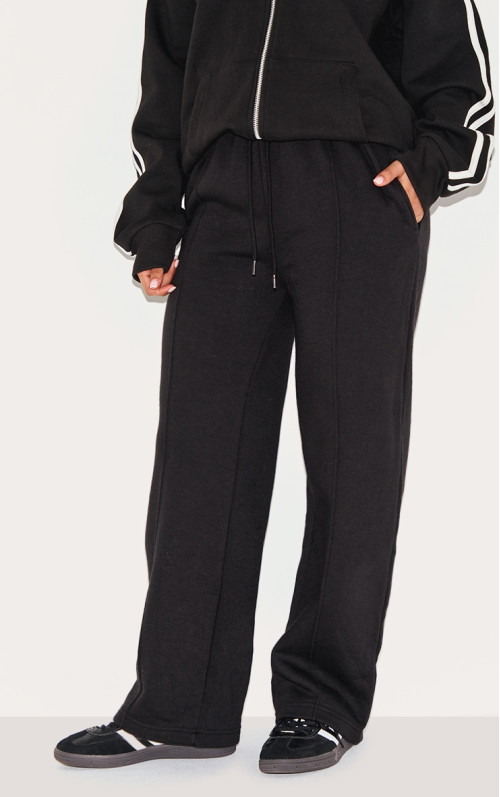 Маленькі чорні шви деталі пробіжки