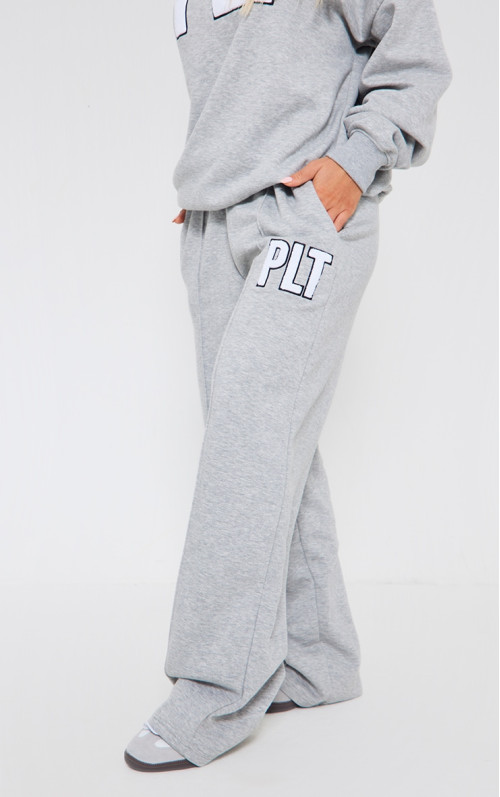 PrettyLittlething Ash Grey Borg Applique Applique Wide Neg Jogger