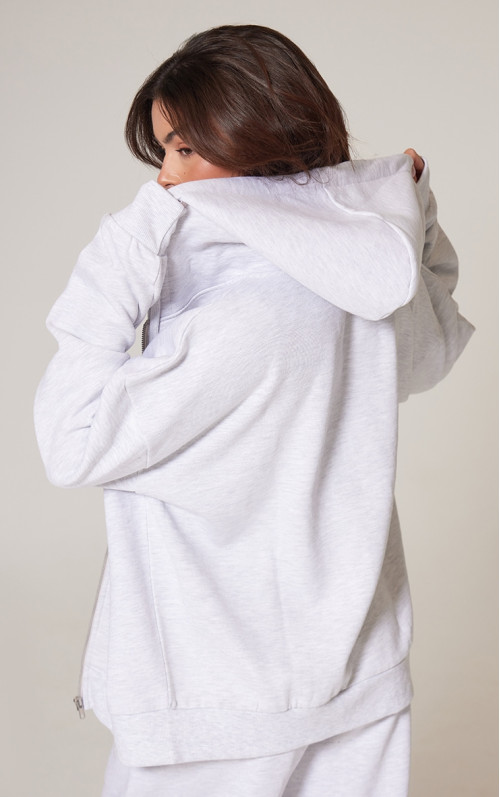 Худі преміум-класу PRETTYLITTLETHING на попелясто-сірій вишивці на блискавці спереду