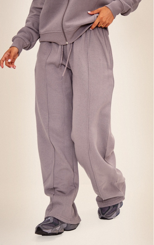 Маленькі вугілля деталі прямі ноги пробіжки