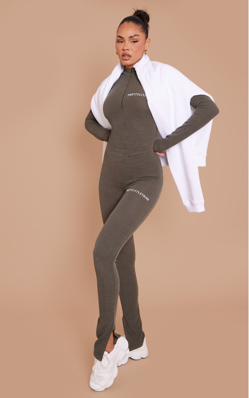 Легінси кольору хакі зі зморщеними ребрами з розділеним краєм PRETTYLITTLETHING