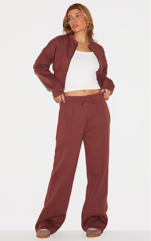 Шоколадна деталь шва широкі пробіжки