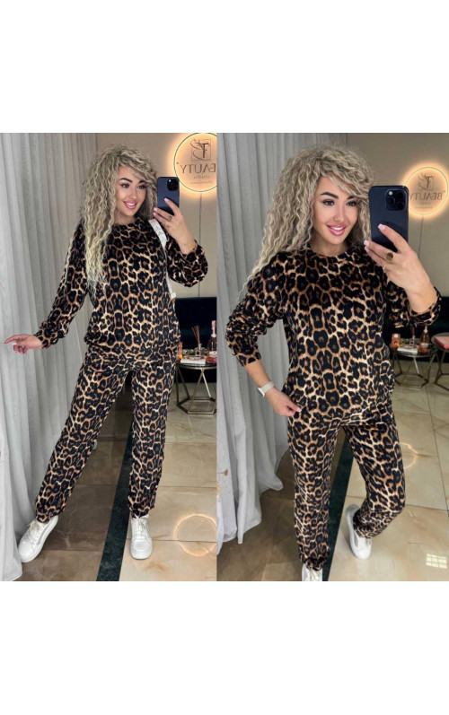 Костюм в леопардовому принті 