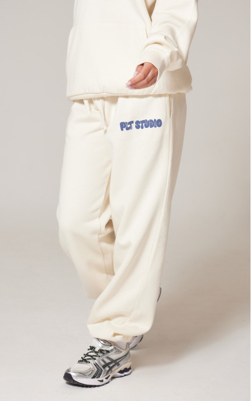 PRETTYLITTLETHING Джогери з манжетами Sand Premium Studio Print