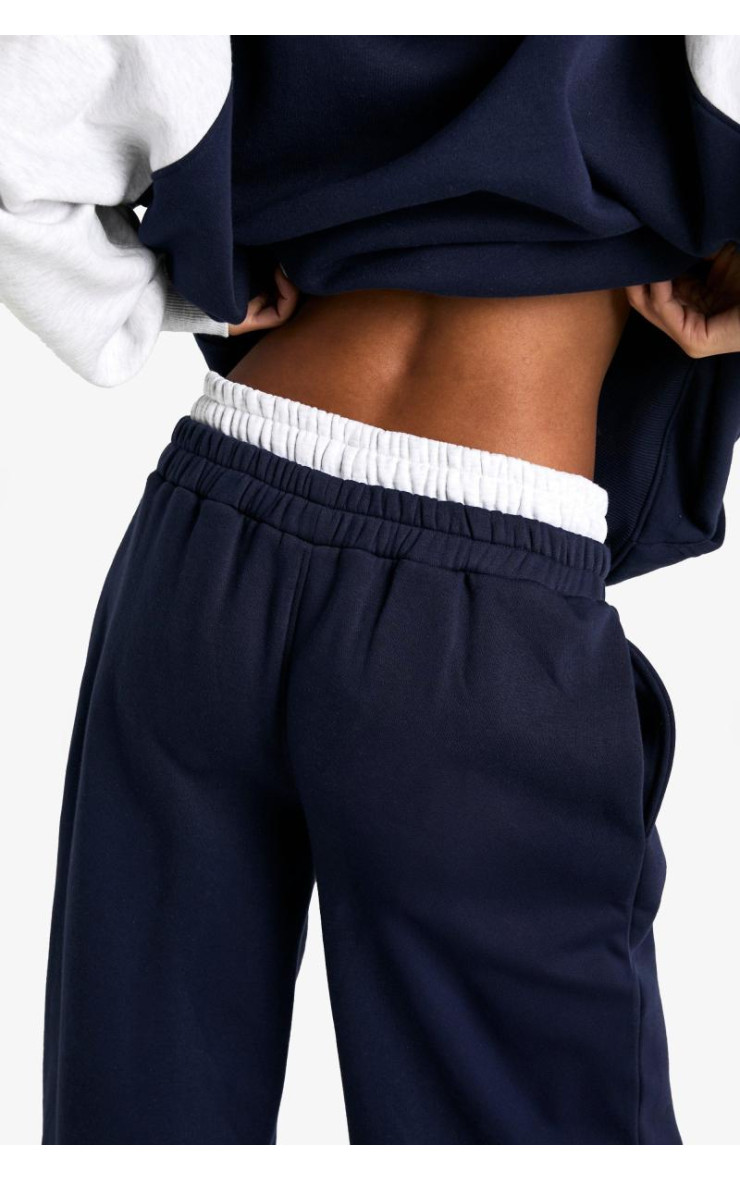 Контрастні пробіжки на талії