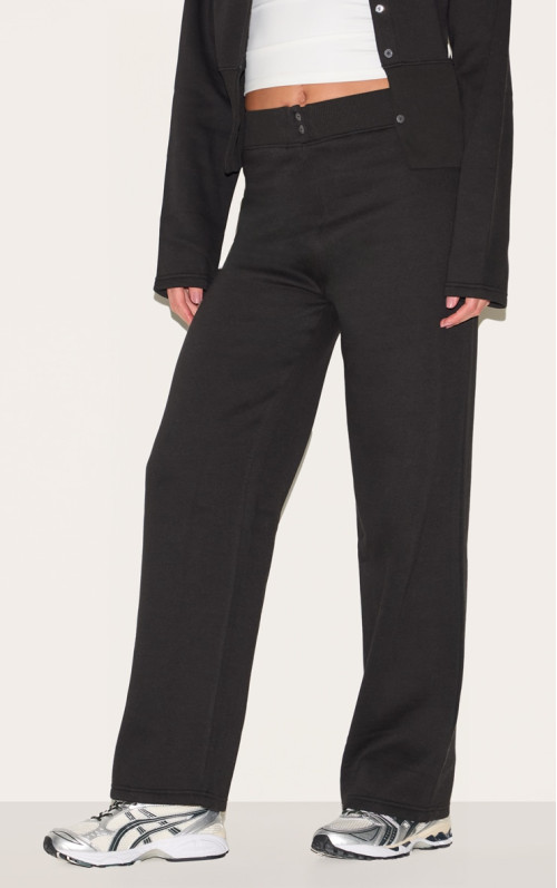 Високі чорні прямі ноги