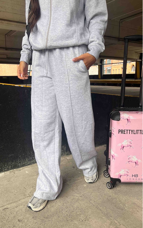 Попелясто-сірий шов із прямими штанинами