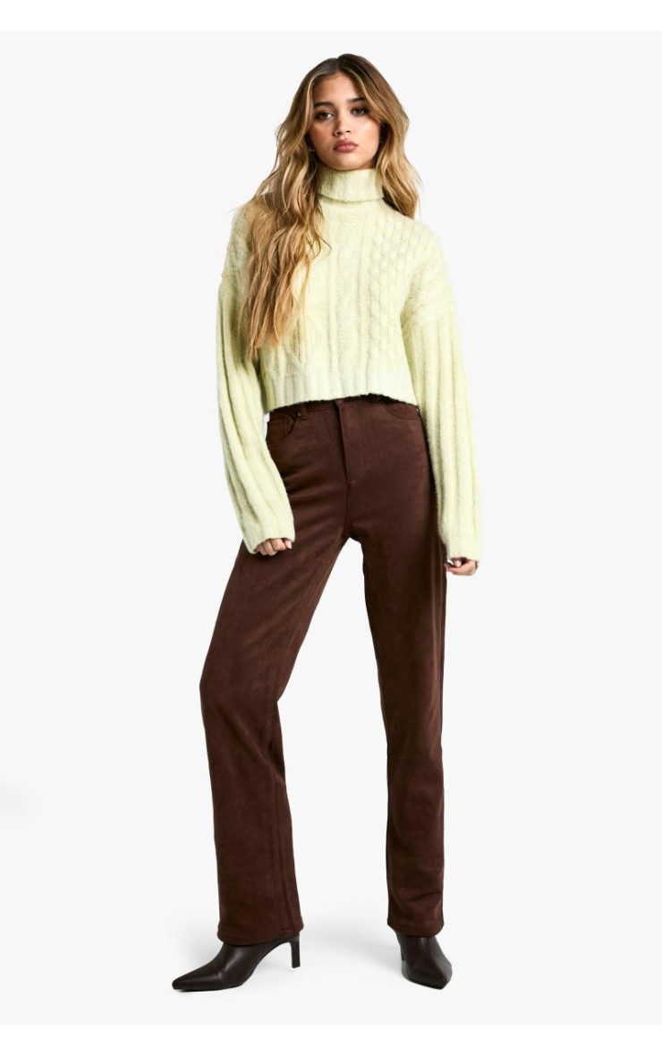 Замша виглядати прямими штанами ноги