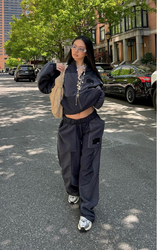 Темно-синій флісовий світшот із контрастною панеллю на блискавці