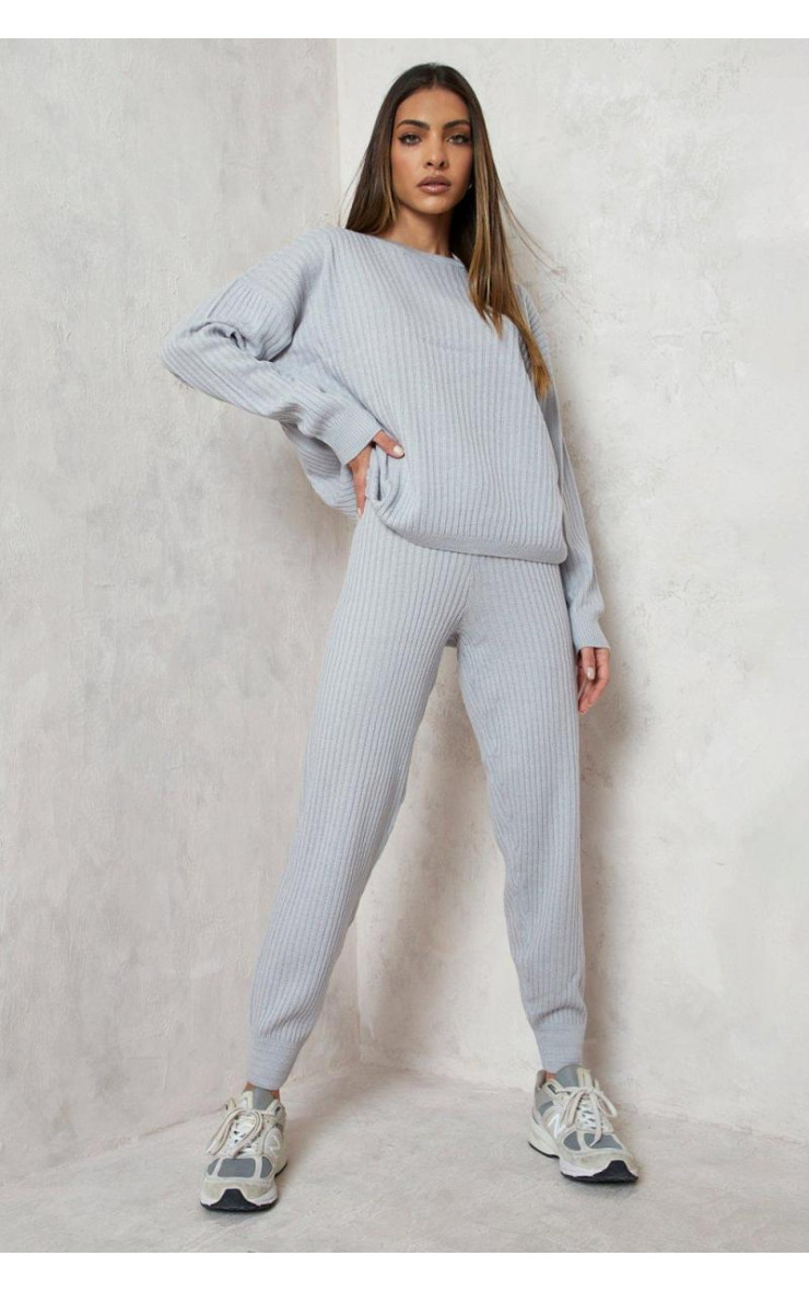 Трикотажний спортивний костюм в рубчик