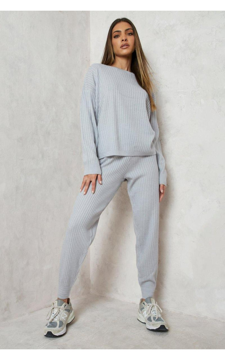 Трикотажний спортивний костюм в рубчик
