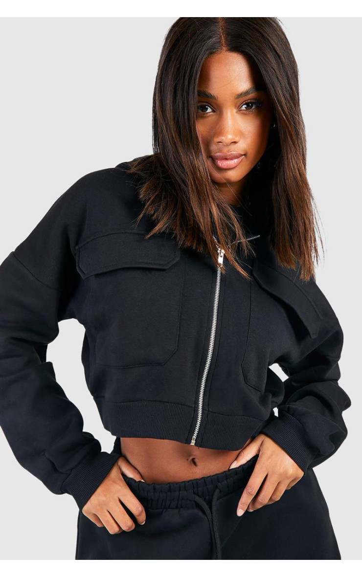 Укорочений спортивний костюм із прямими штанинами з кишенею карго