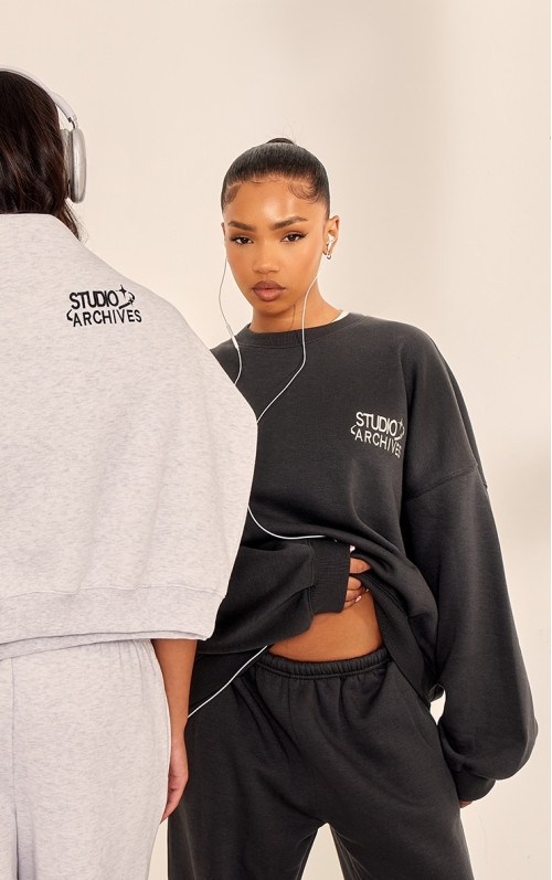 Світшот великого розміру з вишивкою Pitch Studio Archive