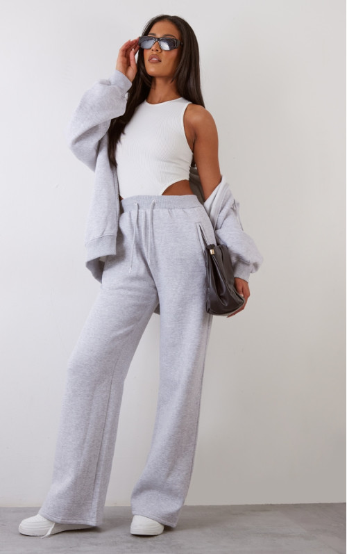 Високі попелясто-сірі прямі штани