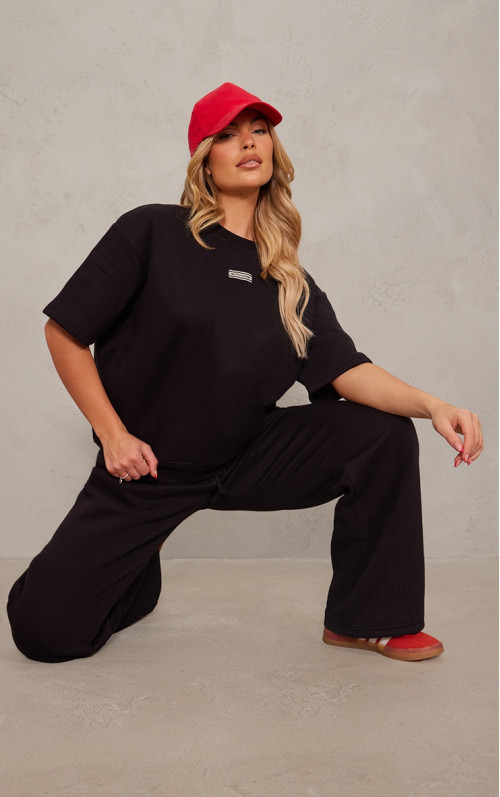 PrettyLittlething Black Detail Detail Негабаритний толстовка з короткими рукавами