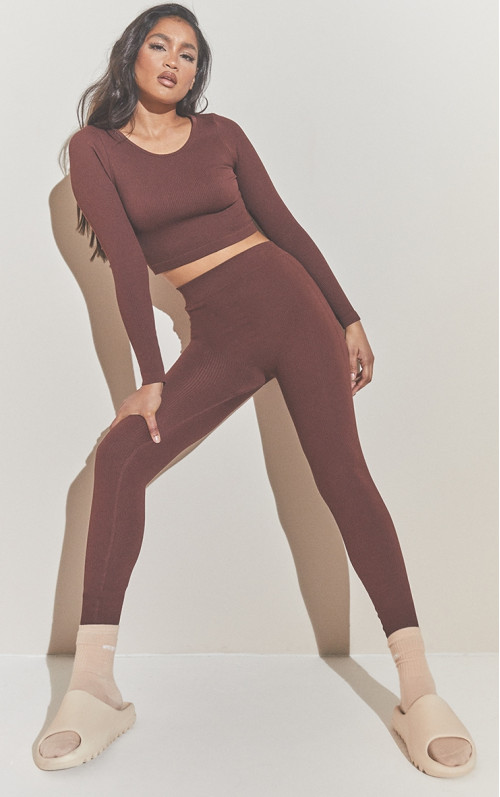 Шоколадні структуровані контурні легінси в рубчик